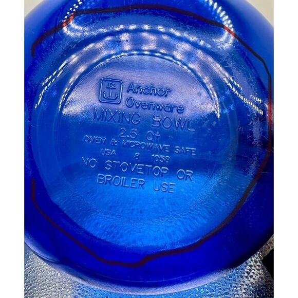 Cobalt Blue Mixing Bowls Anchor Hocking Vintage Set of 2 - 2.5 Qt & 1 Qt - Picture 7 of 11